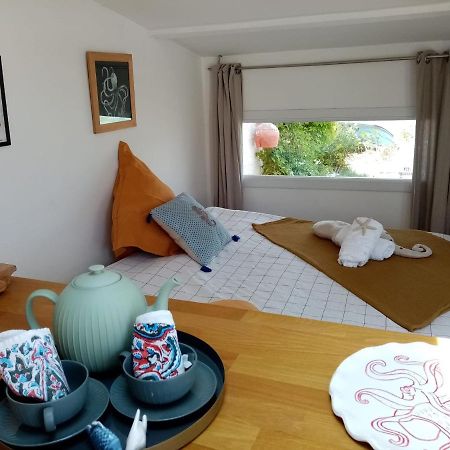 Cabanon De Pecheur En Bord De Lagune セット エクステリア 写真