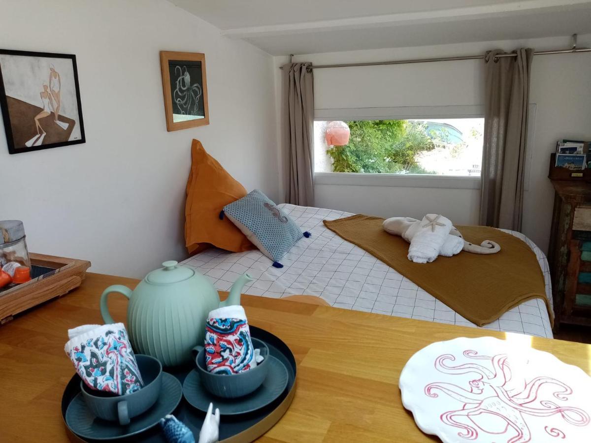 Cabanon De Pecheur En Bord De Lagune セット エクステリア 写真